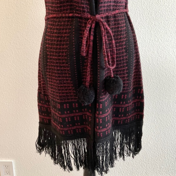 BCBGMaxAzria Wrap With Pom Pom Ties Fringe Size Large - Picture 4 of 13